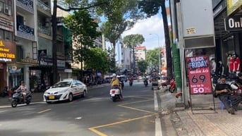 Siêu vị trí ngay Ngã 6 Phù Đổng Chỉ 500m đi bộ đến chợ Bến Thành