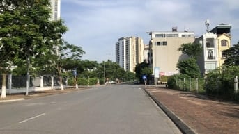 Bán đất LK Giang Biên, 70m², MT 4,5m, View vườn hoa, giá 16,9 tỷ