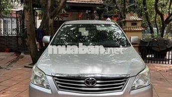 Toyota Innova 2013 2.0E