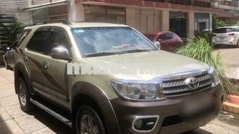 Toyota Fortuner 2010 2.7V - 120000 km