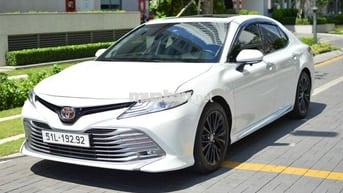 Camry 2.5Q model 2021 chính chủ đồ chơi nhiều
