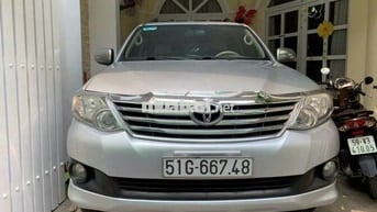 Bán xe Toyota Fortuner bản V qua form mới 90%new