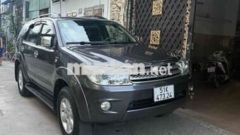 Toyota Fortuner 2012 - 160000 km