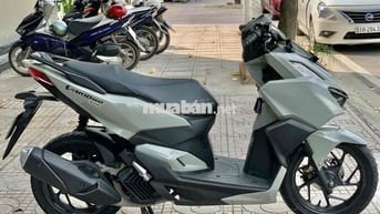 Cần để lại chiếc Vario 160 biển TP.HCM đời 2022