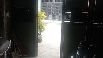Nhà đường rộng sau mT đường Phạm Hùng 