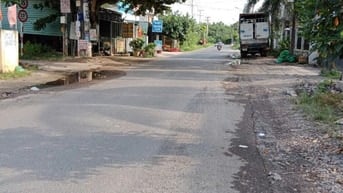 Đất trước sân bay long thành. 