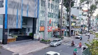 Bán nhà mặt tiền Trần Phú, Q. 5. DT 12mx25m, trệt lầu. Giá 62 tỷ TL