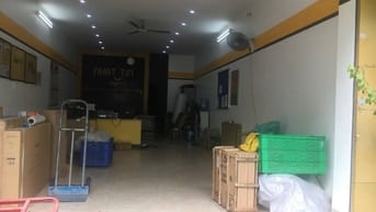 Cho thuê cửa hàng, văn phòng đường rộng 2 vỉa hè