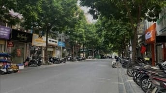 Nguyễn Văn Huyên -gần CV Nghĩa đô -ÔTÔ ĐỖ CỬA -3 THOÁNG - 41m2 x 4 Ngủ