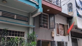 Cần bán nhà hẻm rộng đường Bắc Hải p15,Q10. 2,95 tỷ.