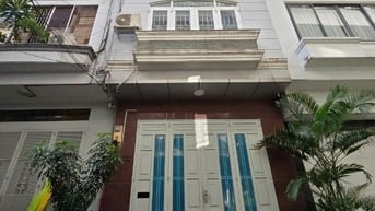 Bán nhà đường 10m 134 Thành Thái Q10. DT: 4,5mx16m, 3 lầu  giá 17,9 TỶ