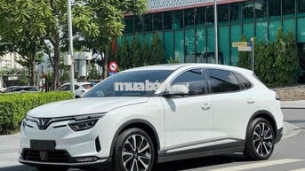 VinFast VF8 2023 Plus Mua Pin - 49000 km