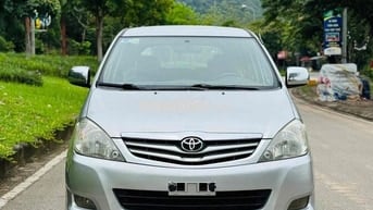 Toyota Innova 2010 G - 200000 km