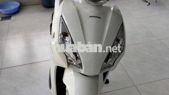Cần bán xe tay ga Vision màu trắng