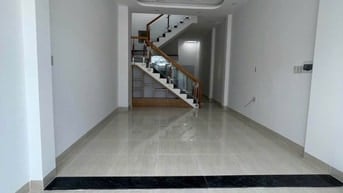 Nhà cần bán DT56m2-2tầng-3PN-ôtô Đậu cửa-Vĩnh hoà-Nha Trang- chỉ 2ty90