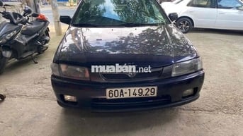 cần bán xe mada 323 số sàn xe gia đình máy 1.6