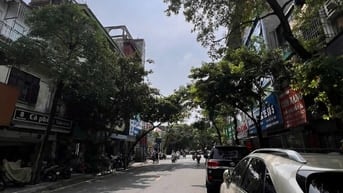 Bán nhà mặt phố Nguyễn Du, Kinh doanh sầm uất,