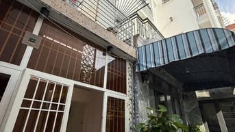 Hẻm 220 Hoàng Hoa Thám, P5,BT - DT , gác lửng, sân thượng trồng cây