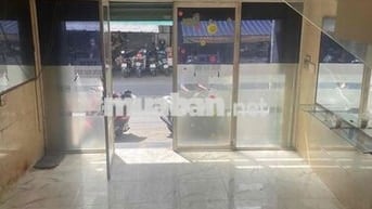 Cho thuê nhà nguyên căn, mt Nguyễn Hồng Đào, Q. Tân Bình
