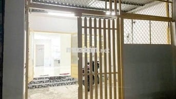Nhà Mới 4x13m Gần Siêu Thị CooMart Trung Chánh Giá 5.5tr/th