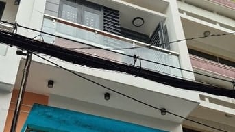 Cầm Bá Thước-Ký Con 5Tầng,Vuông Vức,Gần Phan Đăng Lưu,khu dân trí