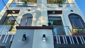 Bán nhà đẹp 3 mê – 3 tầng, view công viên gần Đại Học Duy Tân