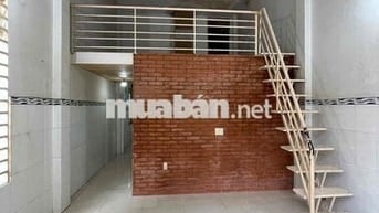 nhà 100m2 1lầu 4pn 3wc sân xe hơi ngay Hoàng Diệu2 15triệu