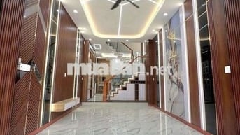 357/4 nguyên tri phương q10 hẻm 6m.dt.4x18m 2 lầu 3 phòng 3 máy lạnh