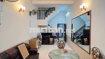 Cho thuê nhà 40m2, 4 phòng ngủ tại ngách 61/1194 đường láng