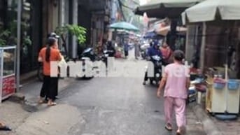 Cần cho thuê căn nhà 3 tầng đầu ngõ phố Kim Hoa