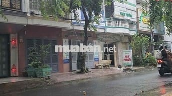 Nhà Ngay Khu Cư Xá Bình Thới , Quận 11 dt:4,5m x16m, 4PN 3WC