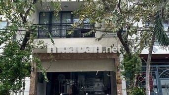 Cho thuê toà nhà 5P - 4WC ngay đường số 40 Tân Quy Đông Q7