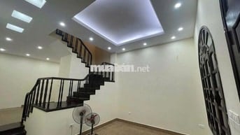 Nhà riêng ngõ phố lê thanh nghị giải phóng dt70m2x3t giá 19tr