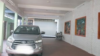 Cho thuê nhà mặt tiền gần chợ tiện kinh doanh