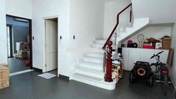 CHO THUÊ CĂN GÓC BIỆT THỰ KHU DÂN CƯ BÌNH HƯNG. KẾ BẾN XE QUẬN 8.