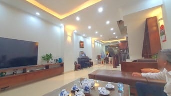 Bán nhà mặt phố Hoàng Ngân, 70m2 xây 5 tầng, kinh doanh. 24,8 tỷ
