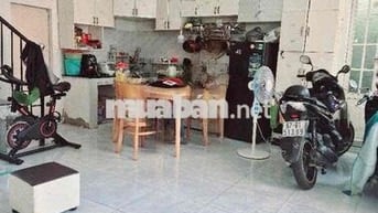 BÁN NHÀ 2 TẦNG - 5.7✘7 - HẺM THÔNG - LÝ THƯỜNG KIỆT , P7 .