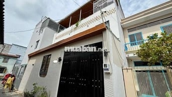NHÀ 3 TẦNG HẺM XE HƠI 44M GẦN NGAY CÔNG VIÊN LÀNG HOA CHỈ VỚI 4,35 TỶ