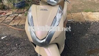 E thanh lý xe lead . bao chanh chấp cho ae