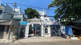 Biệt thự cần bán hoặc cho thuê-***
