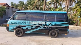 Kia 9 chổ máy dầu
