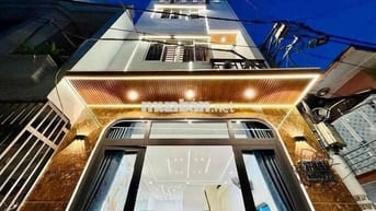 Cô Tám Cần Tiền Cho Con Đi Du Học Thụy Sĩ Bán Nhà Võ Thị Sáu, Quận 1.