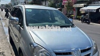 Toyota Innova 2006 G - 100000 km