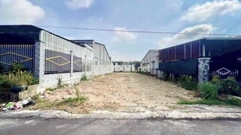 Cần bán gấp miếng đất thổ cư 200m2 mặt tiền đường nhựa 18m