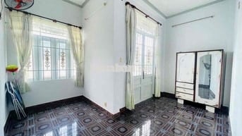 BÁN GẤP NHÀ HẺM BA GÁC 1 TRỆT 1 LẦU