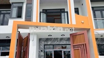 Trả 1 tỷ 2 nhận nhà giáp chợ Bình Chánh dọn vào ở ngay