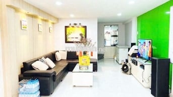 🔥 Nhà đẹp, 4x10 - 3 tầng đường Cách Mạng Tháng 8, giá 13tr TL