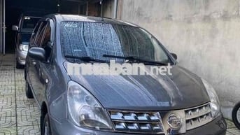 Nissan Livina 2011 số sàn.
