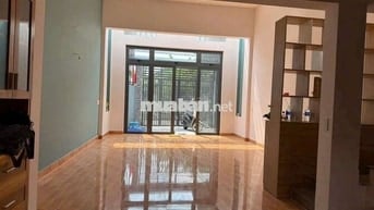 Cho thuê nhà mới đẹp, rộng rãi ngay gần công viên