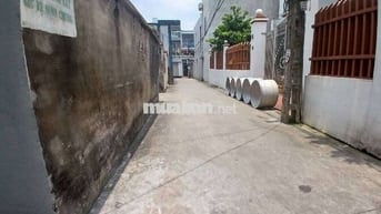 BÁN ĐẤT TẶNG NHÀ PHÙ LỖ SẴN 7 PHÒNG TRỌ CHO THUÊ .ĐƯỜNG THÔNG OTO